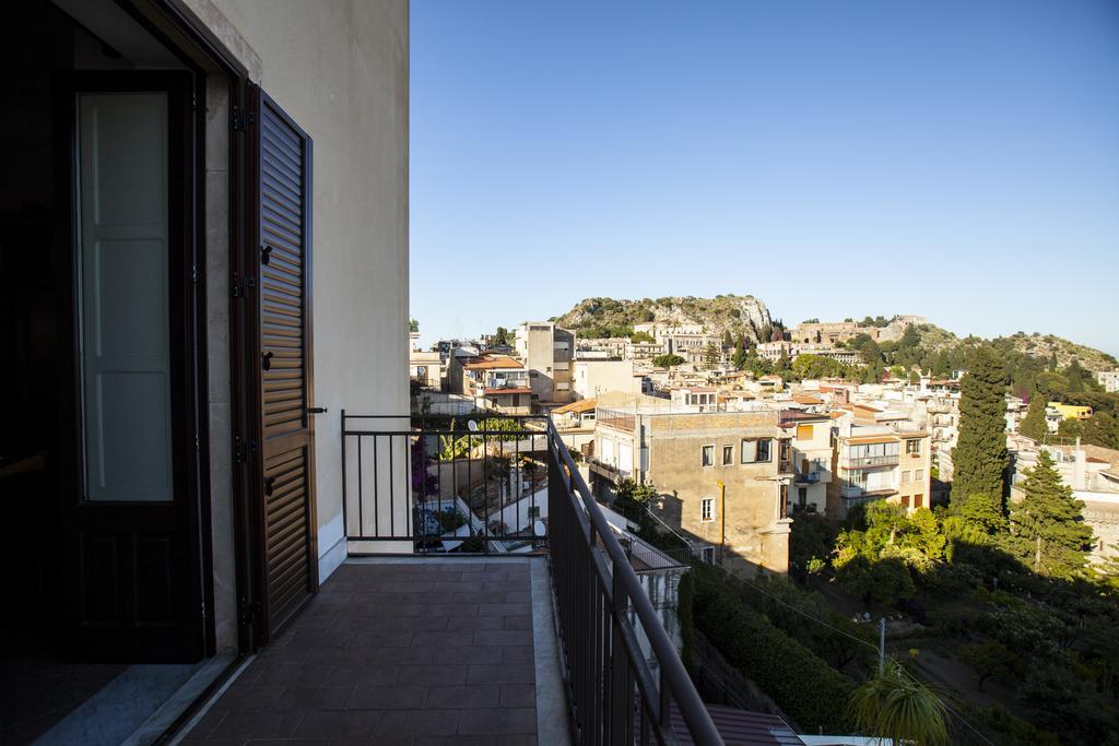 Panoramica Sul Mare - Taormina Apartamento Exterior foto