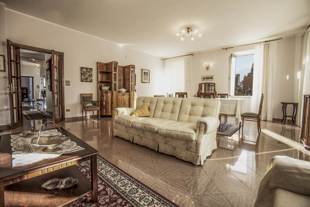 Panoramica Sul Mare - Taormina Apartamento Exterior foto